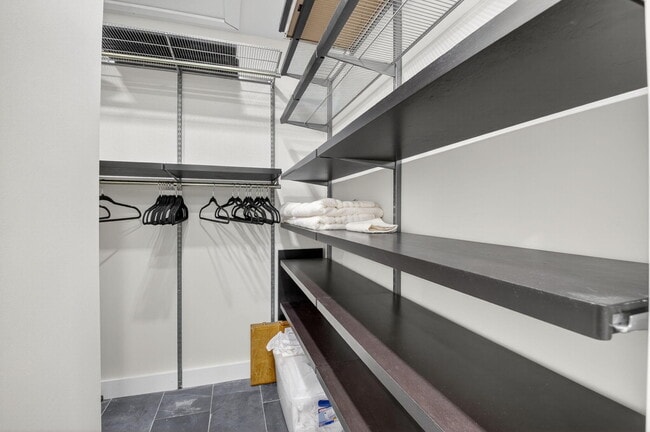 Building Photo - 5753 Spindle Palm Ct