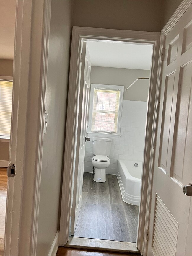 Building Photo - Farmington Corners