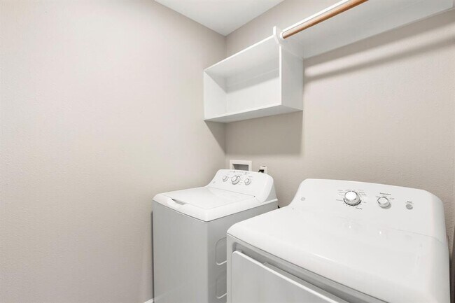 Building Photo - 79 Blue Creek Pl