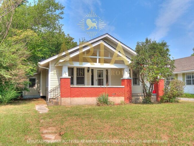 Building Photo - Charming 2 Bedroom/1 Bath Norman Home - Av...