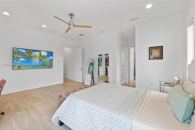 Building Photo - 14831 SW 93rd Ct