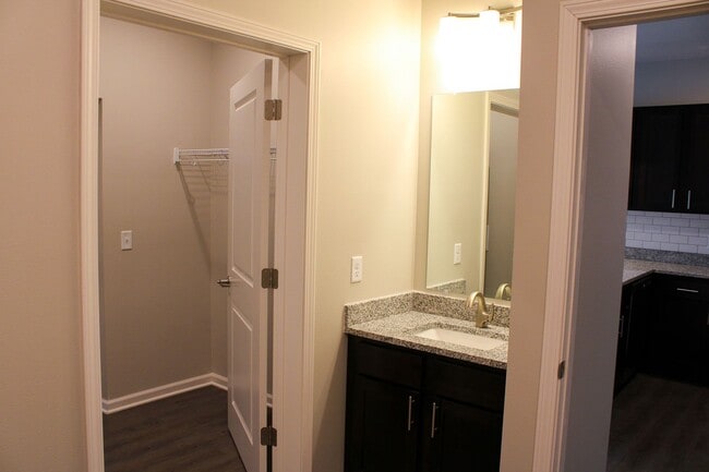 Building Photo - 3251 Redhawk St