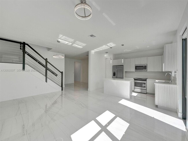 Building Photo - 10500 NW 78th Terrace