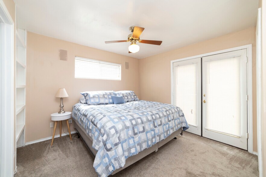 Master King size Plush bed - 4107 Medical Dr