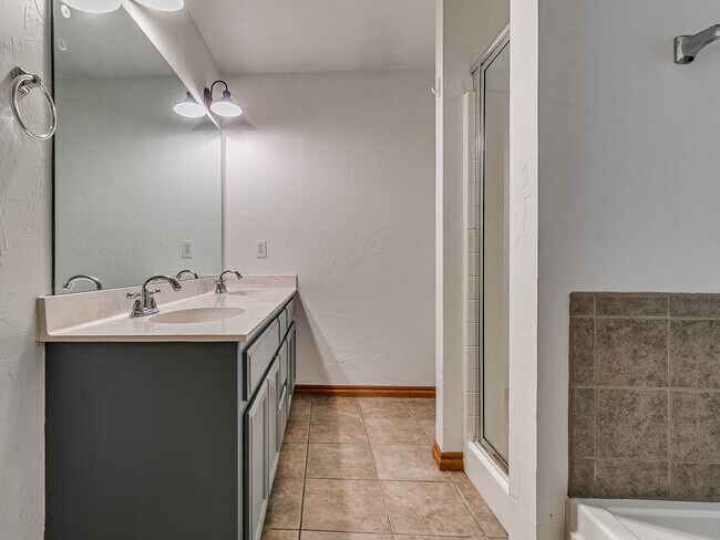 Building Photo - 4117 Green Apple Dr