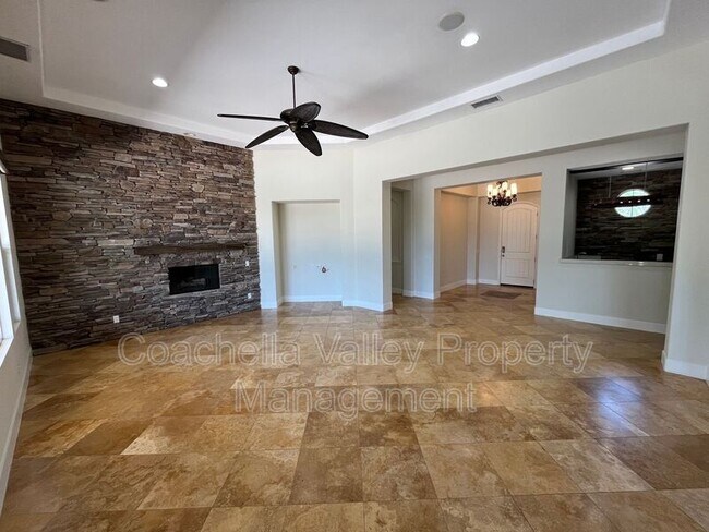Building Photo - 135 Tesori Dr