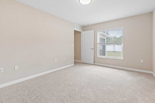 Building Photo - 5 Seabury Pl