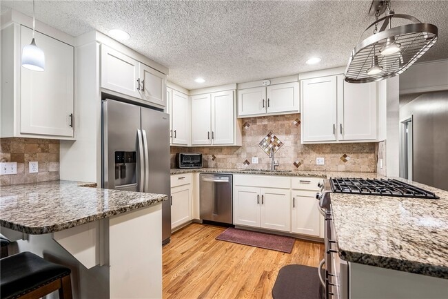 Building Photo - 2917 Mayberry Ln