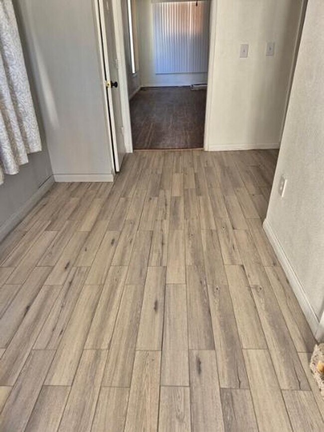 Building Photo - Spacious 3 bedroom house in Needles