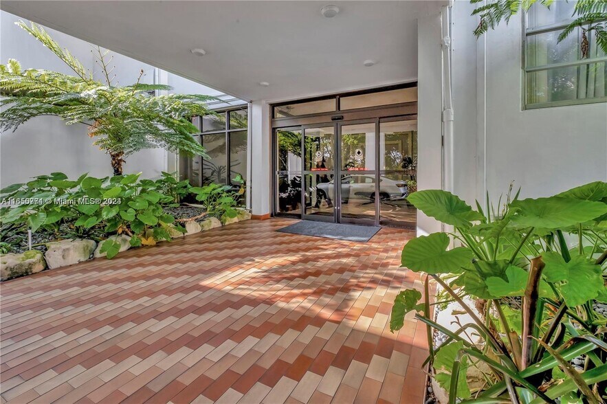 Building Photo - 2780 NE 183rd St