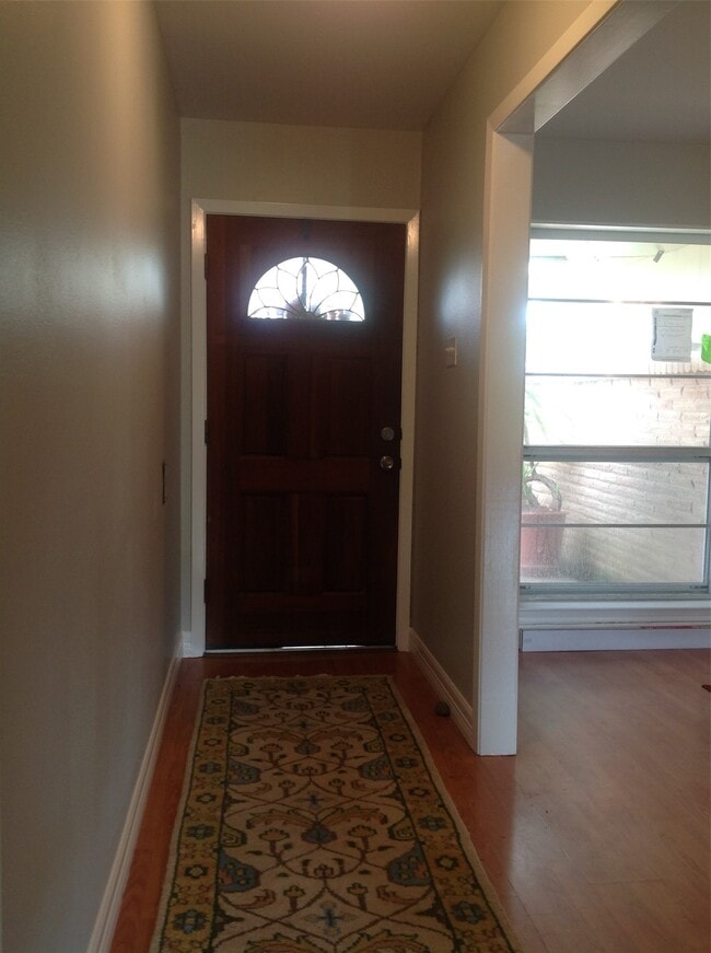 Building Photo - 7427 Tanager St