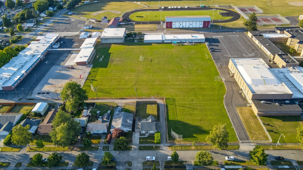 Building Photo - 2908 Hemlock St