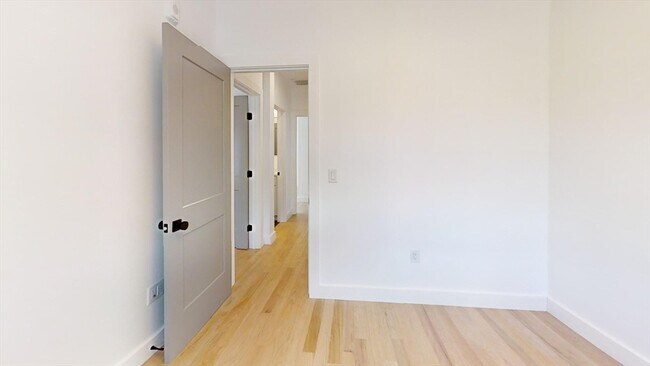 Building Photo - 52 Withington St
