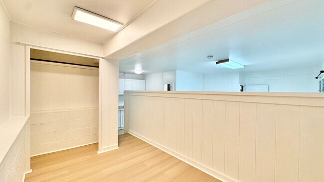 Building Photo - 3007 Lanikaula St