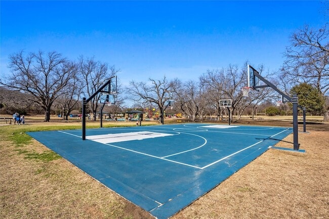 Building Photo - 2942 Woodland Hills Dr