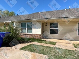 Building Photo - Charming 2 Bedroom
