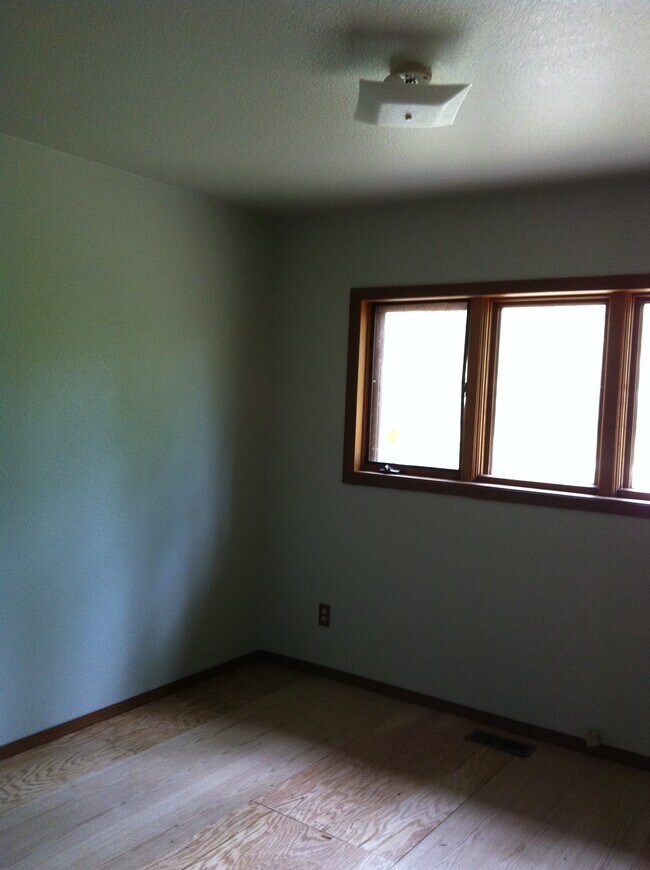 Building Photo - 1214 N Williwaw Way