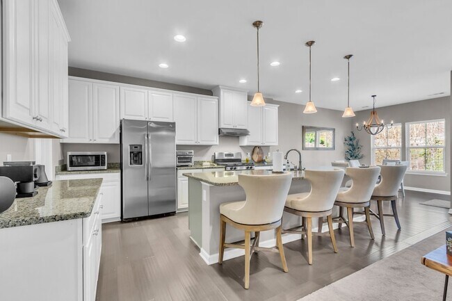 Building Photo - 6930 Wellsford Ln