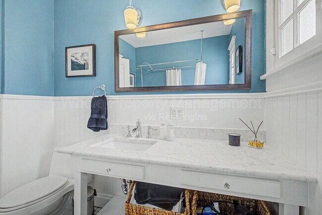 Building Photo - 449 Lafayette St