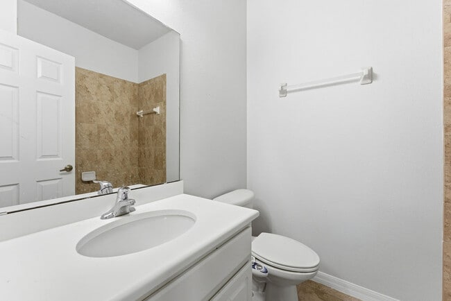 Building Photo - 2795 Oakwater Dr