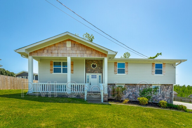 Building Photo - 8128 Fallen Maple Dr