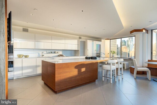 Building Photo - 210 W Rittenhouse Square