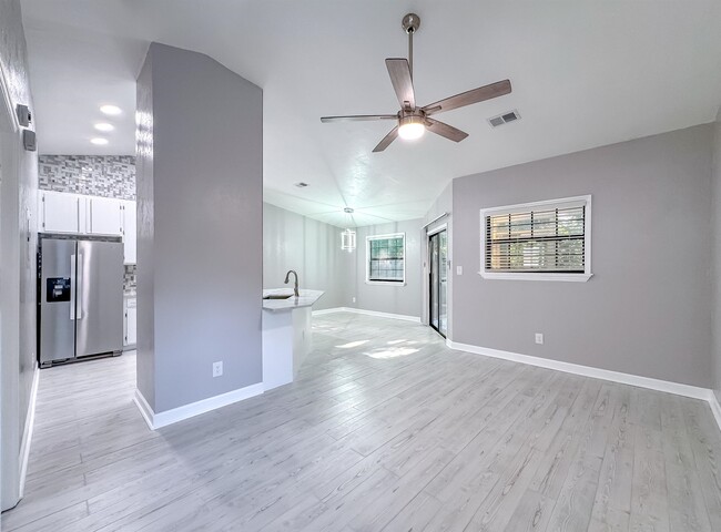 Building Photo - 6133 Greenon Ln