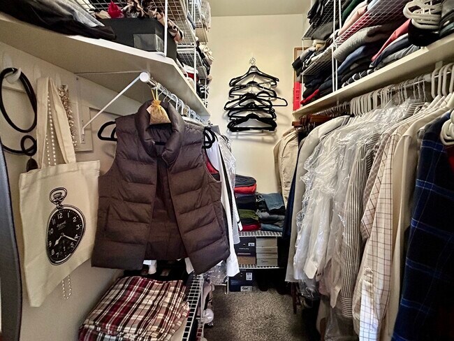 Building Photo - 1849 Green Bay Rd