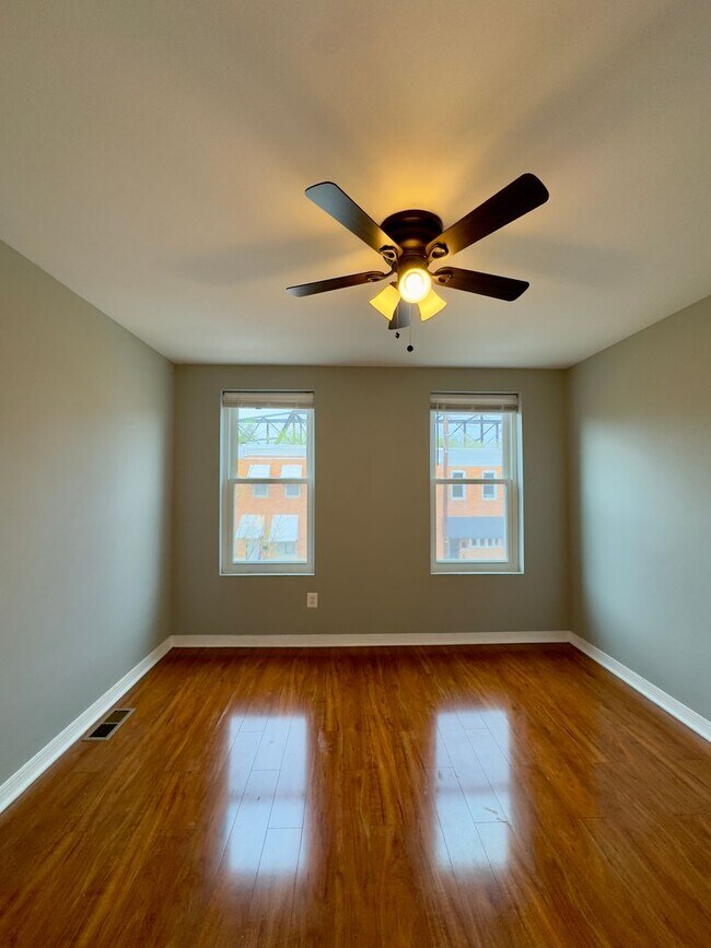 Building Photo - Charming 3 Bedroom/2.5 Bathroom Townhome in Greektown, MD!