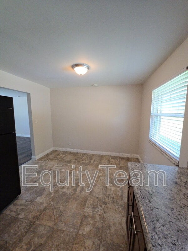 Building Photo - 3517 Mary Ann Dr