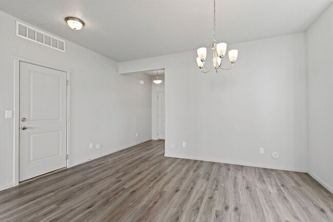 Building Photo - Stunning 3 Bed, 2.5 Bath Home in Spokane Valley!