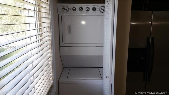 Building Photo - 4785 SW 62nd Ave