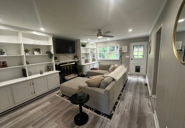 Building Photo - Spacious Single-Family Rental Home in Convenient Cincinnati Location