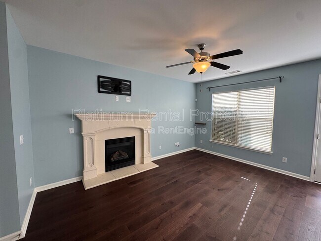 Building Photo - 211 Creek Side Pass