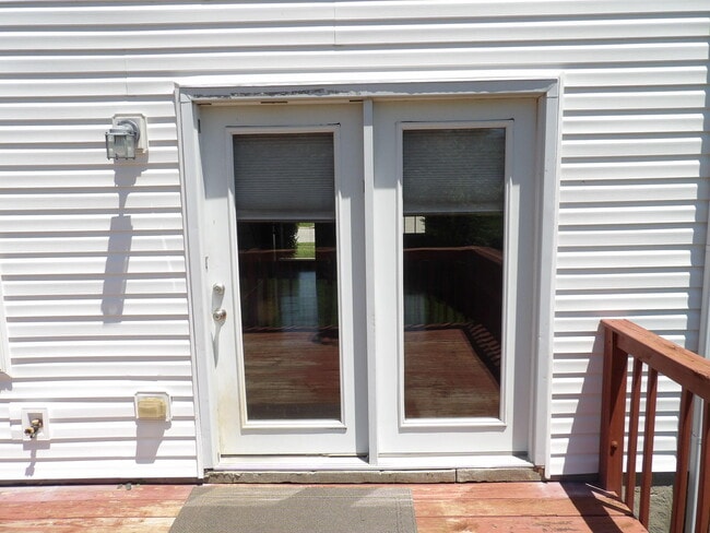 Building Photo - 123 Serena Way