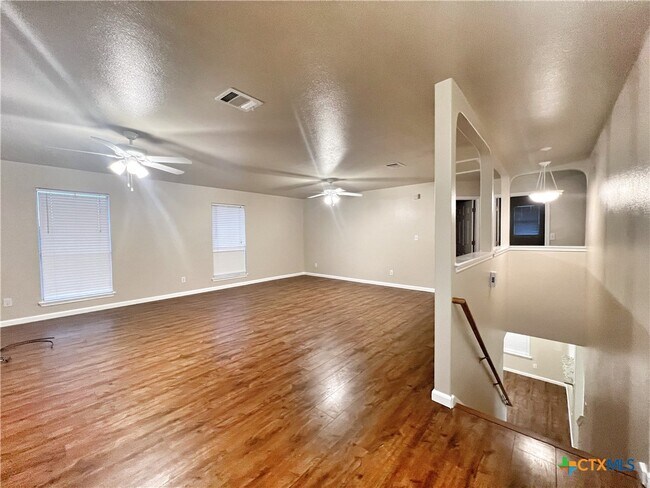 Building Photo - 364 Starling Creek