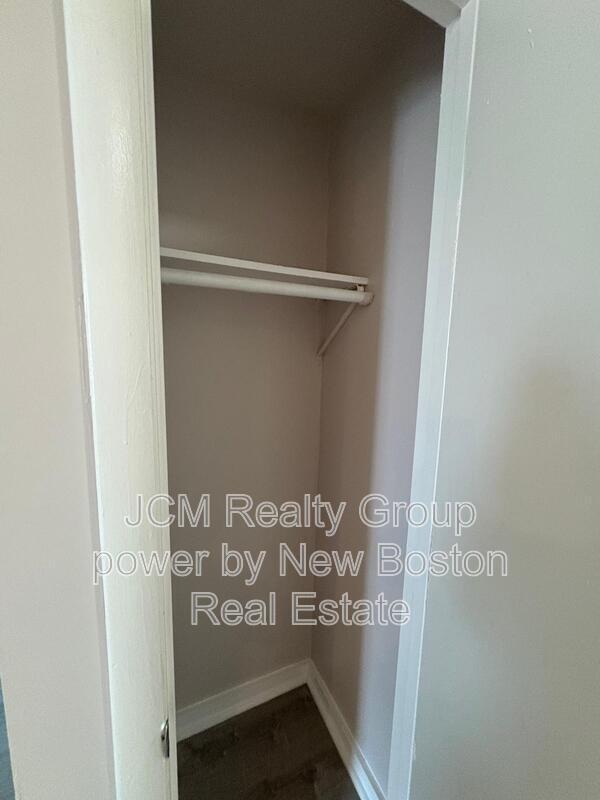 Building Photo - 3 Sunderland St