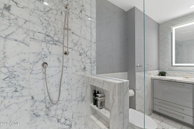 Building Photo - 6587 N Palmeraie Blvd