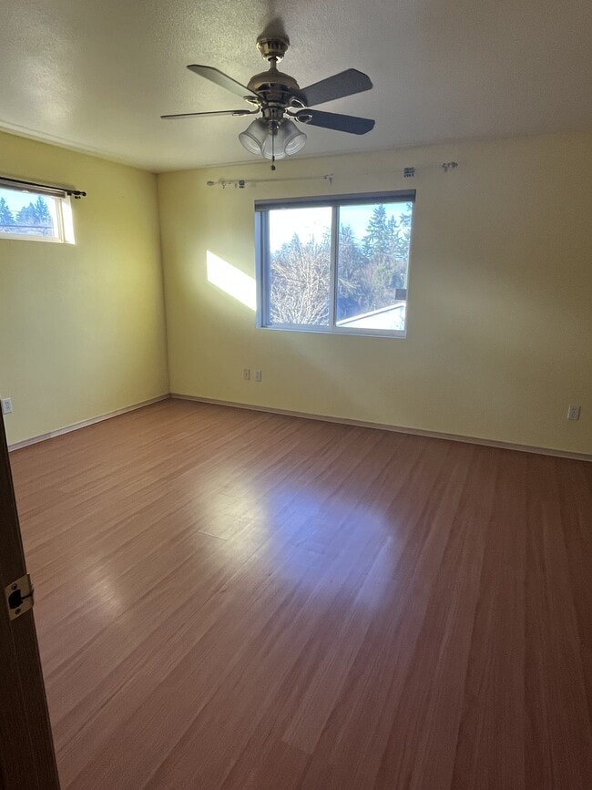 Building Photo - 224 Wyandotte Ave