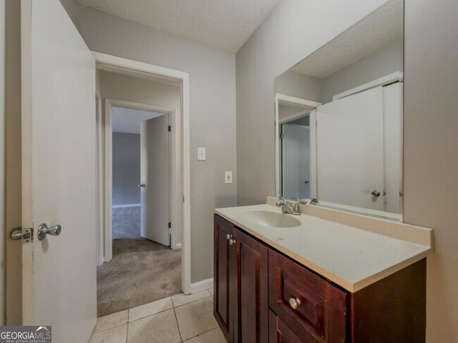 Building Photo - 518 Barbashela Cir