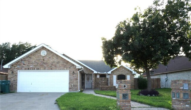 Primary Photo - 3803 N Crown Ln