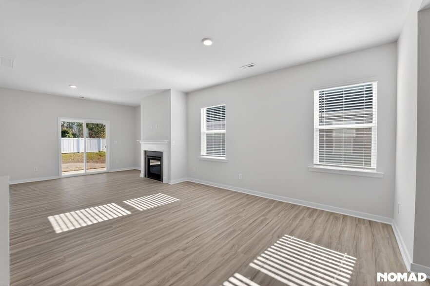 Building Photo - 6609 Barcelona Wy