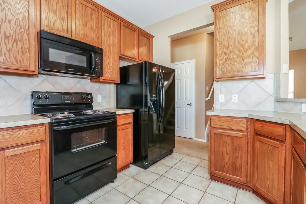 Building Photo - 9401 Waterman Dr