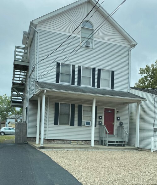 Primary Photo - 337 Montcalm St