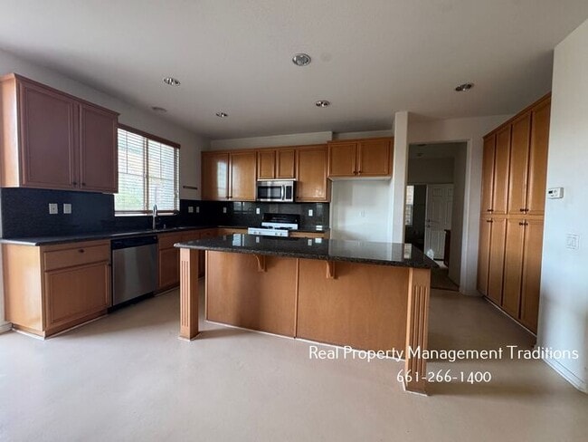 Building Photo - Ana Verde Hills - 4 bedroom, 3 bath!