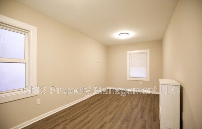 Building Photo - 374 E Westfield Ave