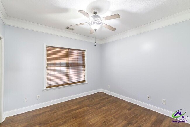 Building Photo - 217 Sedgebrooke Dr