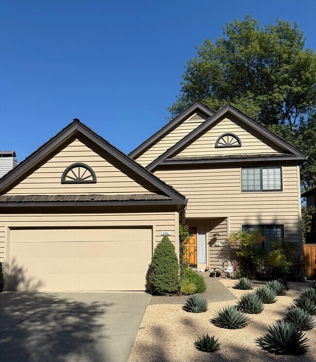 Building Photo - 6484 Heather St