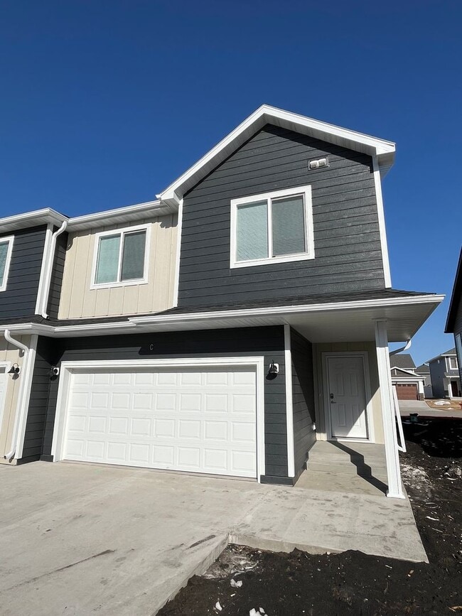 Building Photo - The Wilds Townhomes