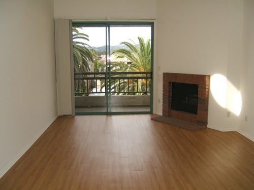 Interior Photo - 11660 Mayfield Ave